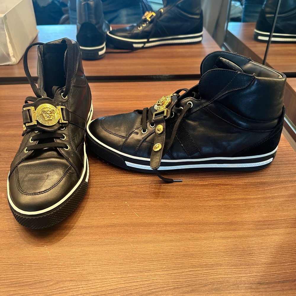 Versace black leather and suede Medusa